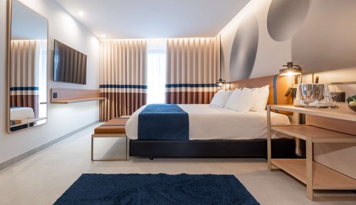 Deluxe Room, 1 King Bed, Balcony, Partial Sea View