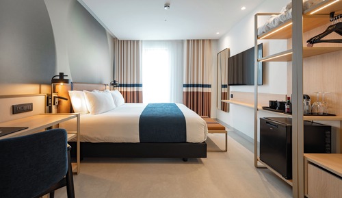 Executive Suite, 1 King Bed, Non Smoking, Balcony (with Sofabed)