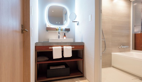 [1 Person Use] Luxury Twin Room Type-A with Lounge Access, Non Smoking