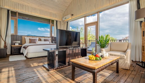 Basic Room, Hill View