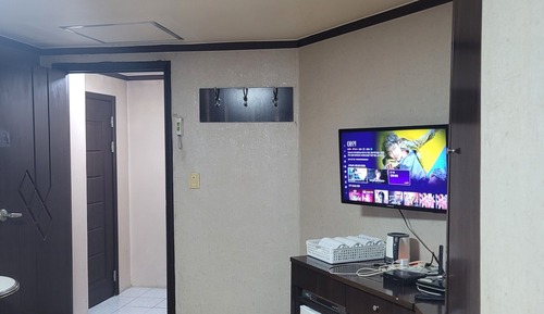 Business Room, City View