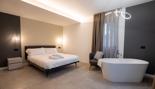 Deluxe Room, Bathtub, Mountain View
