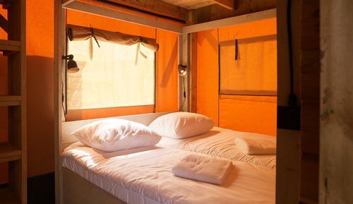 6 persons glamping tent