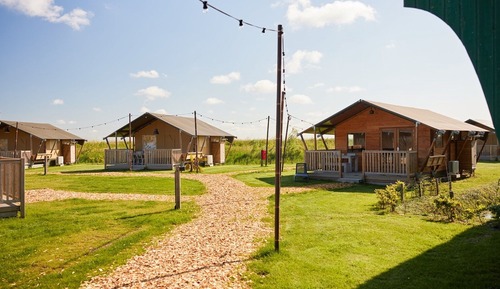 4 persons glamping tent