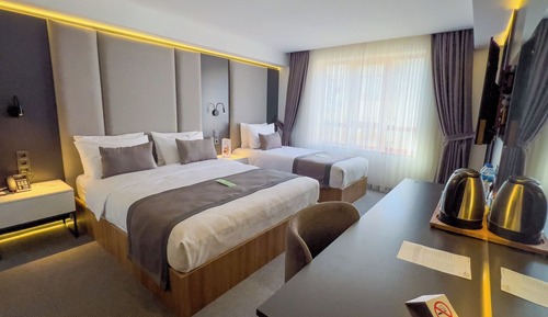 Royal Room, 2 Bedrooms, City View