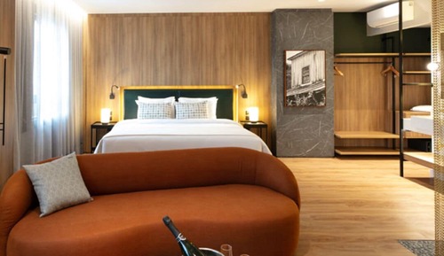 Premium Suite
