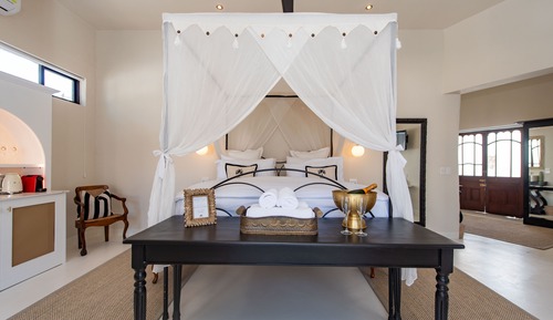 Honeymoon Suite