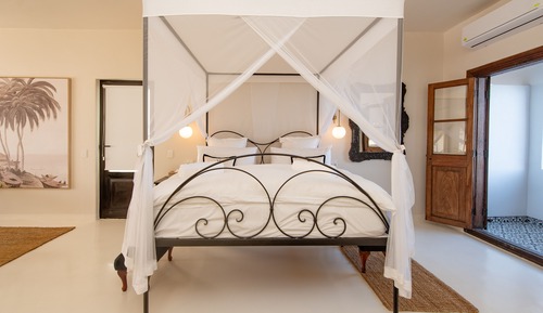 Suite, Sea View