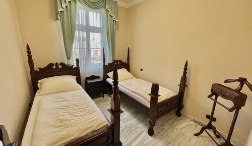 Economy Room