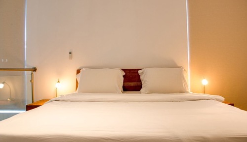 One Bedroom Apartment