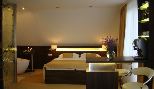 Deluxe Studio Suite