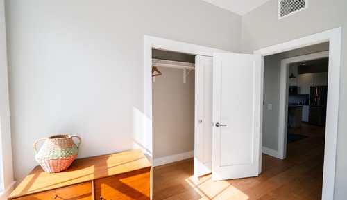 AeroDynamic 2Br/2Ba with Office & Balcony