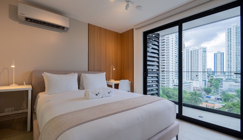 Apartment (13E)