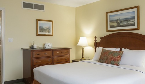 Standard Room, 1 Queen Bed