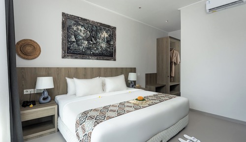 Suite with Pool Access