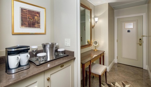 Deluxe Room, 1 King Bed