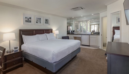 Standard Room, 1 King Bed