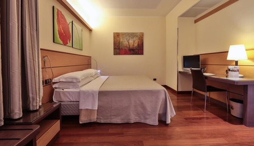 Classic Room, 1 Queen Bed, Annex Building