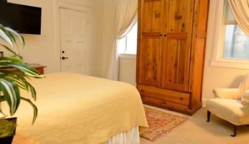 Carriage House 7