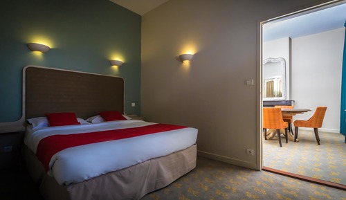 Suite, 1 Queen Bed with Sofa bed, Non Smoking (with Sofabed)