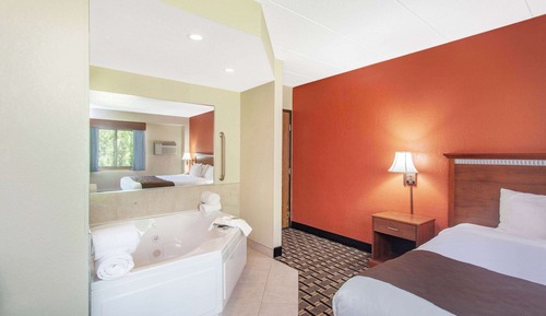 Studio Suite, 1 King Bed, Non Smoking