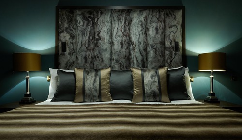Junior Suite, 1 King Bed, Garden View