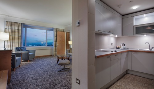 Suite, 1 Bedroom, Kitchen, River View (Business Lounge Access)