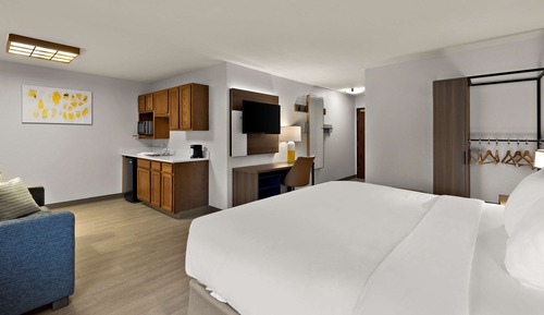 Suite, 1 King Bed, Accessible, Non Smoking (Efficiency)