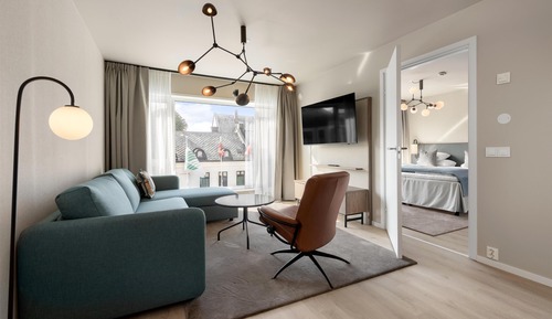 Double Room, Corner