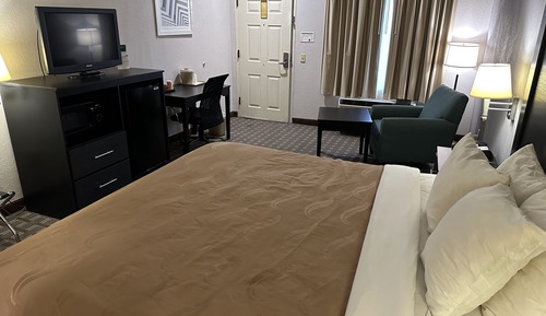Room, 1 King Bed, Accessible, Smoking