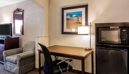 Suite, 1 King Bed with Sofa bed, Non Smoking