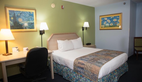 Deluxe Room, 1 Queen Bed, Accessible, Non Smoking (Mobility)