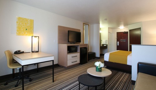 River Side King Suite Sleeper Sofa