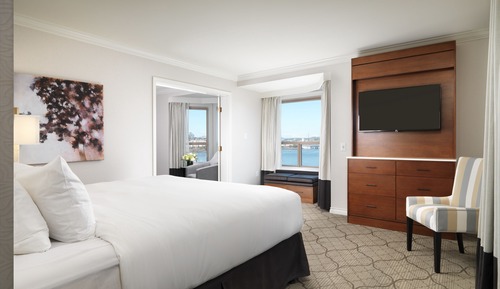 Signature Suite, 1 King Bed with Sofa bed, Harbor View