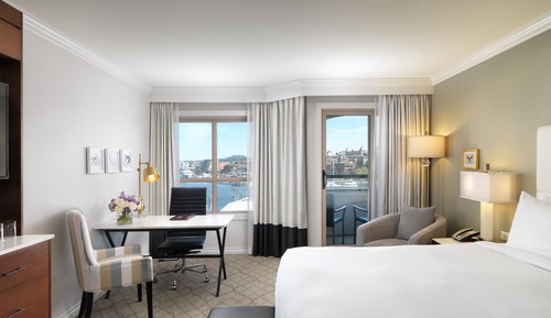 Signature Room, 1 King Bed, Harbor View