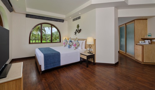 Premium Room, 1 King Bed, Smoking
