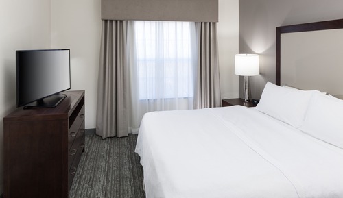 Suite, 1 King Bed, Accessible, Bathtub
