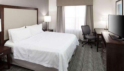 Premium Suite, 1 King Bed, Accessible, Bathtub