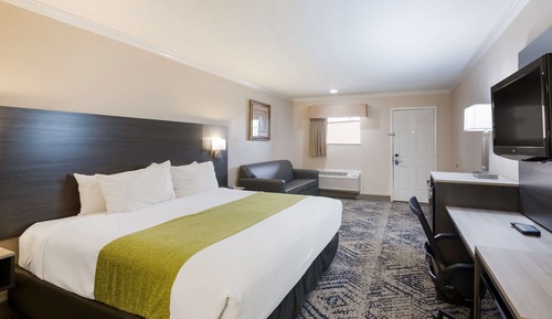 Suite, 1 King Bed, Non Smoking, Kitchenette