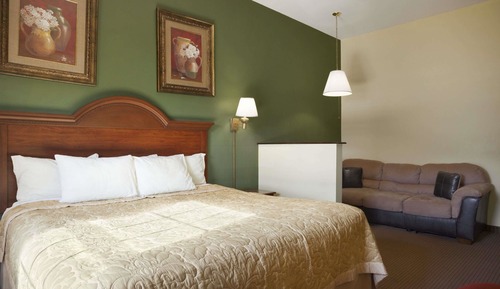 Studio Suite, 1 King Bed, Non Smoking