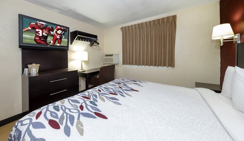 Standard Room, 1 King Bed, Accessible, Non Smoking