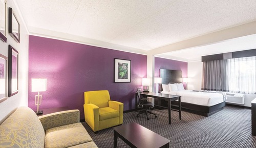 Studio Suite, 1 King Bed, Non Smoking