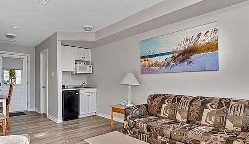 Standard Room, 1 King Bed with Sofa bed, Non Smoking, Jetted Tub (Beach Front)