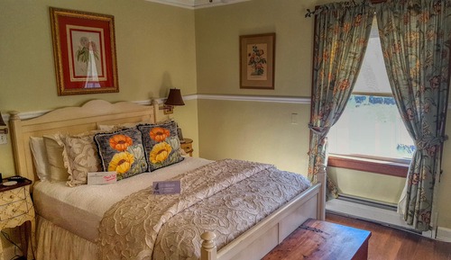 Superior Double Room, 1 Queen Bed, Garden View (Room 9 Gardener's Room)