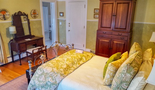 Superior Double Room, Ensuite (Room 3 The Spring Room)
