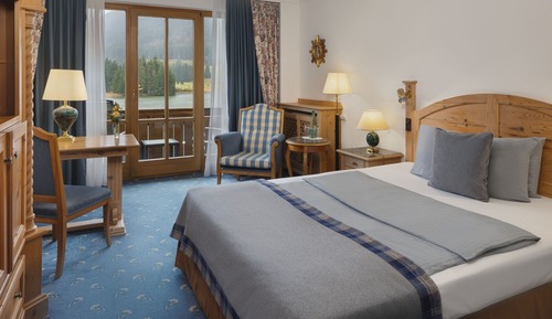 Superior Room, 1 Queen Bed, Balcony, Lake View (Balcony)