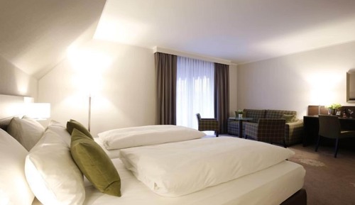 Junior Suite, 1 Double Bed, Garden View