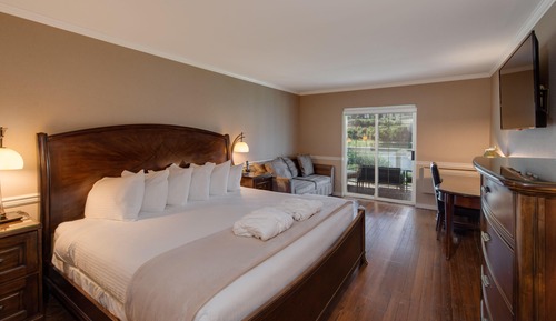 Deluxe Room, 1 King Bed with Sofa bed, River View