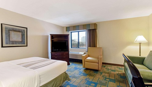 Room, 1 Queen Bed, Accessible, Non Smoking (Roll in Shower, Hearing)