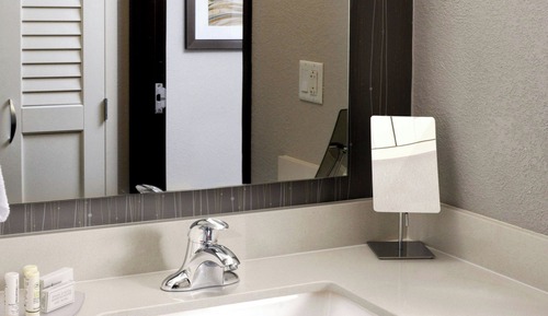 Suite, 1 Bedroom (Hearing Accessible)